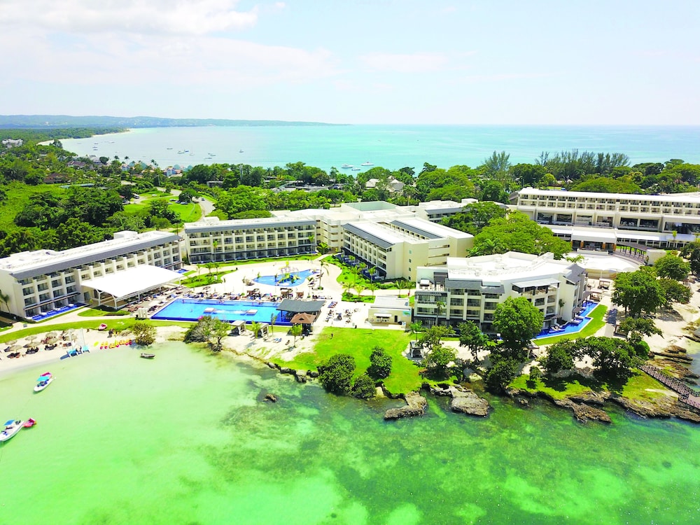 Royalton Negril, An Autograph Collection All-Inclusive Resort — Main photo in Negril