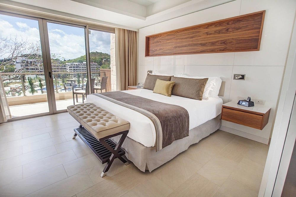 Royalton Negril, An Autograph Collection All-Inclusive Resort — Hotel rooms in Negril