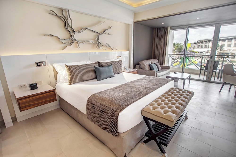 Royalton Negril, An Autograph Collection All-Inclusive Resort — Hotel rooms in Negril