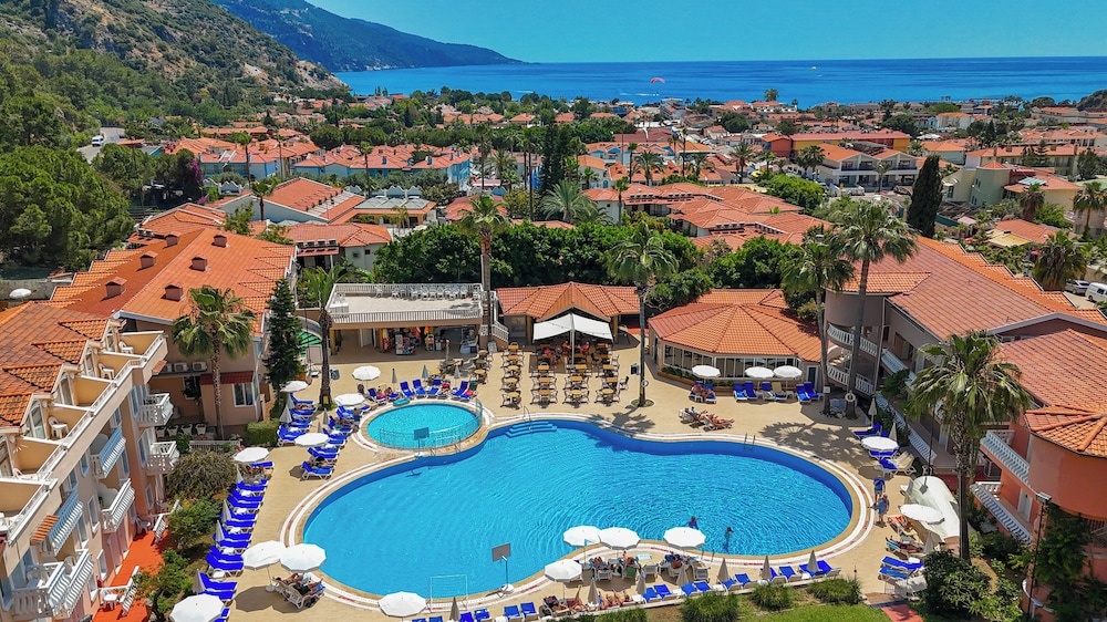 Ölüdeniz Turquoise Hotel — Swimming pool in Fethiye, Mugla