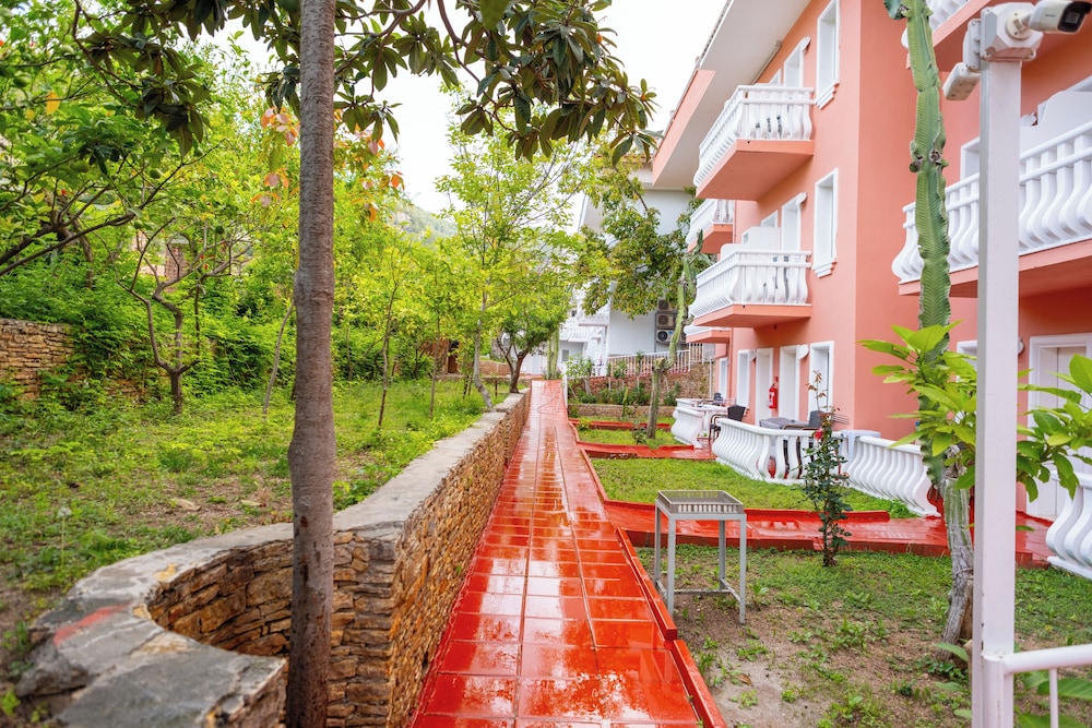 Ölüdeniz Turquoise Hotel — Hotel building in Fethiye, Mugla