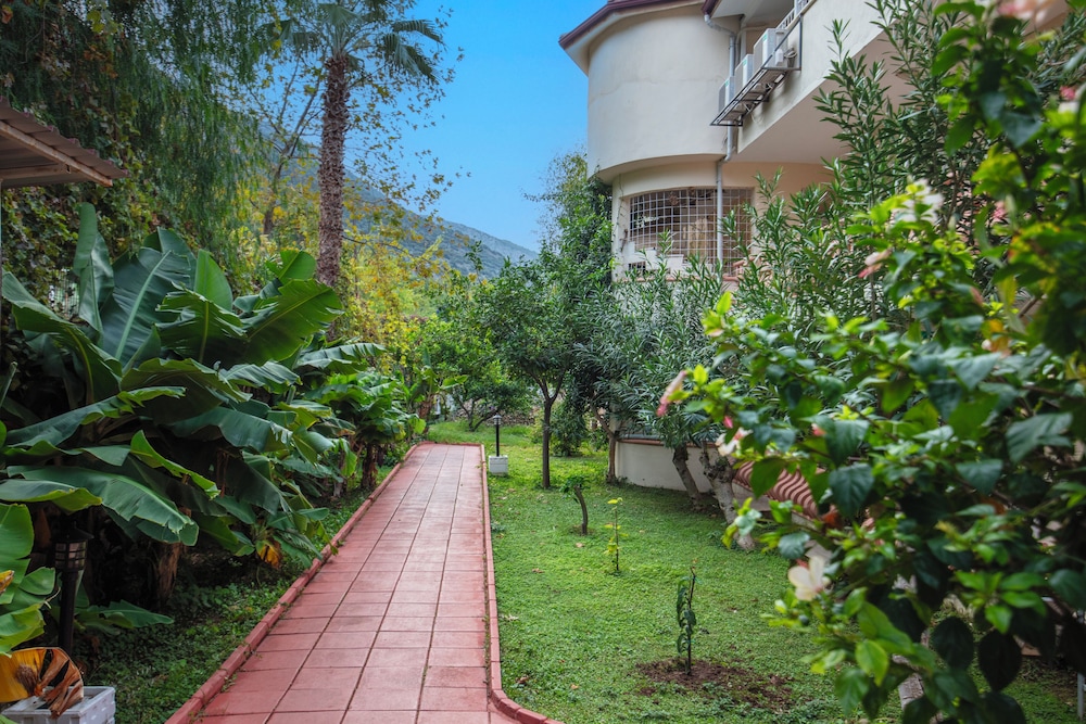 Ölüdeniz Turquoise Hotel — Hotel building in Fethiye, Mugla