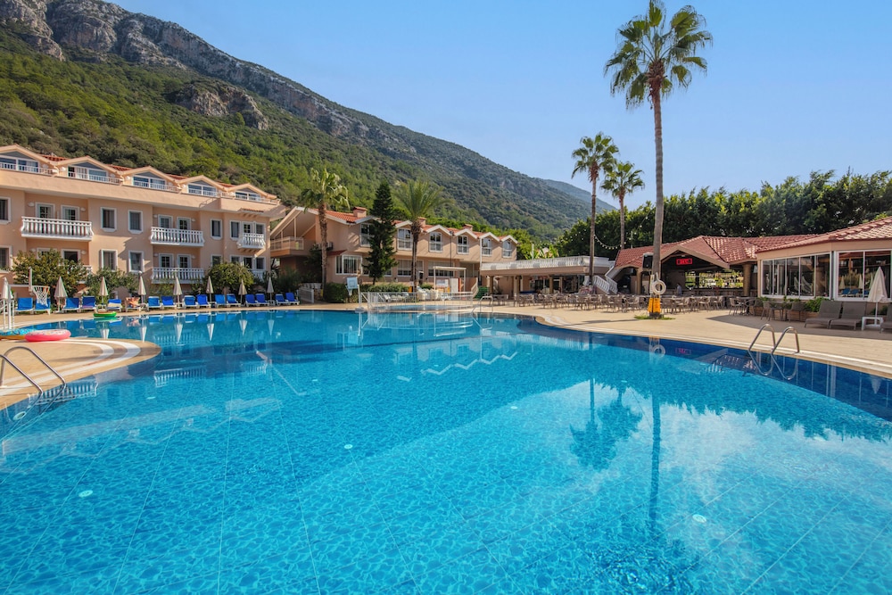 Ölüdeniz Turquoise Hotel — Swimming pool in Fethiye, Mugla