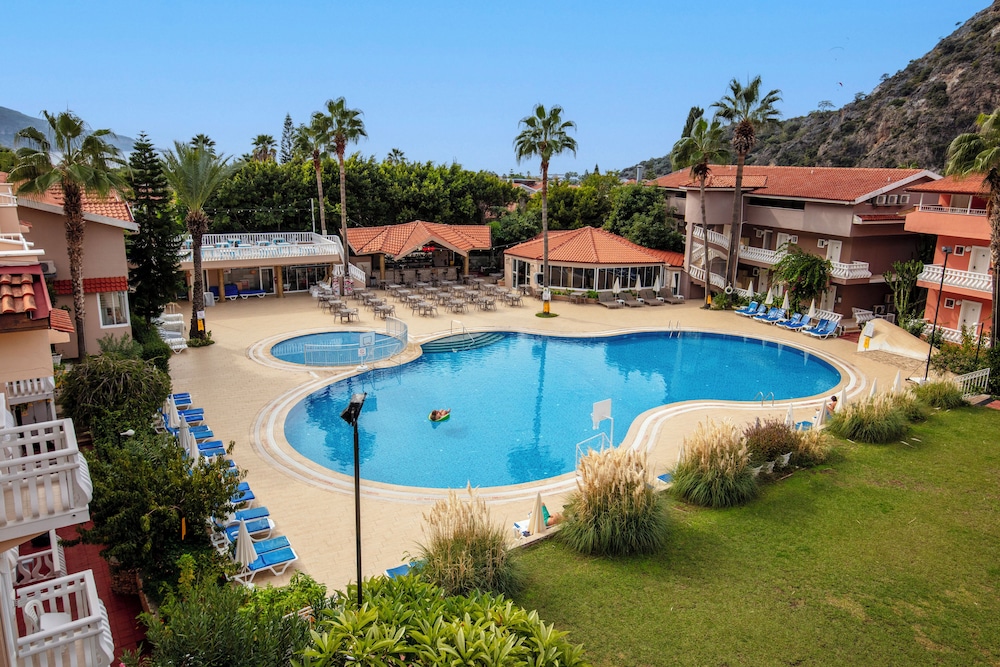 Ölüdeniz Turquoise Hotel — Swimming pool in Fethiye, Mugla