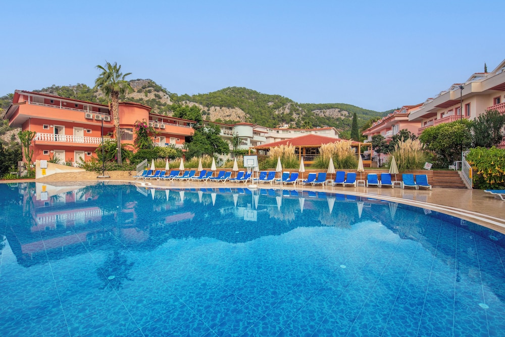 Ölüdeniz Turquoise Hotel — Swimming pool in Fethiye, Mugla
