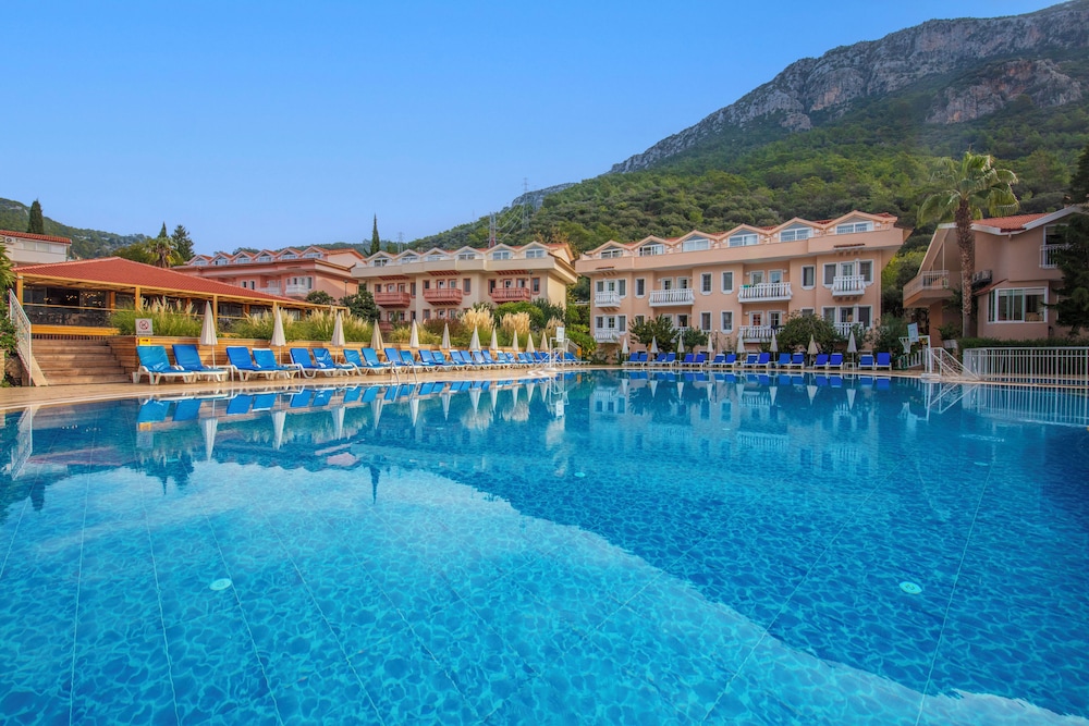 Ölüdeniz Turquoise Hotel — Swimming pool in Fethiye, Mugla