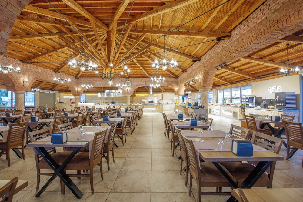 Ölüdeniz Turquoise Hotel — Restaurant & bars in Fethiye, Mugla