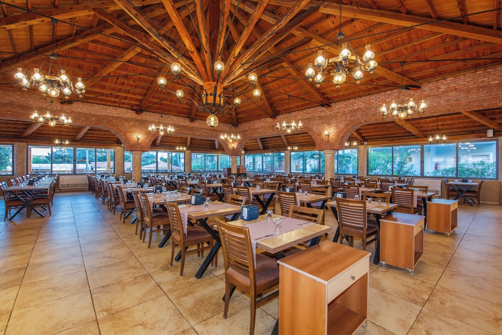 Ölüdeniz Turquoise Hotel — Restaurant & bars in Fethiye, Mugla