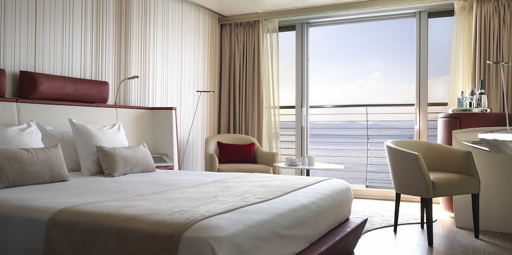 Sunborn Gibraltar Yacht Hotel Resort — Hotel rooms in Gibraltar