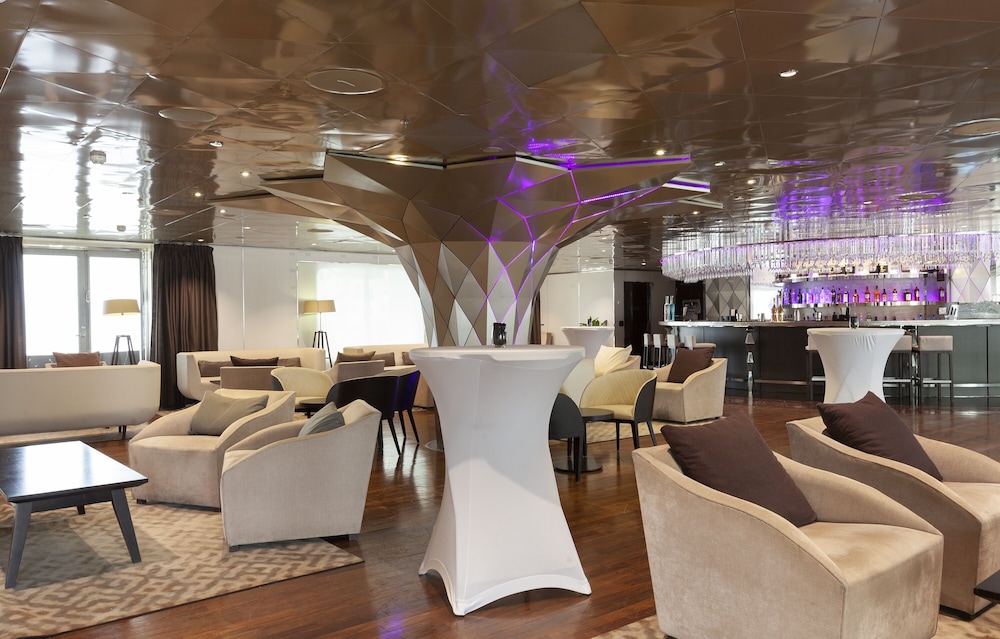 Sunborn Gibraltar Yacht Hotel Resort — Restaurant & bars in Gibraltar