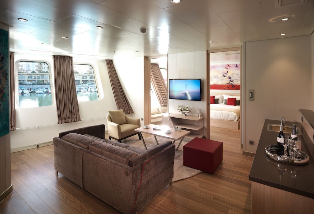 Sunborn Gibraltar Yacht Hotel Resort — Hotel rooms in Gibraltar