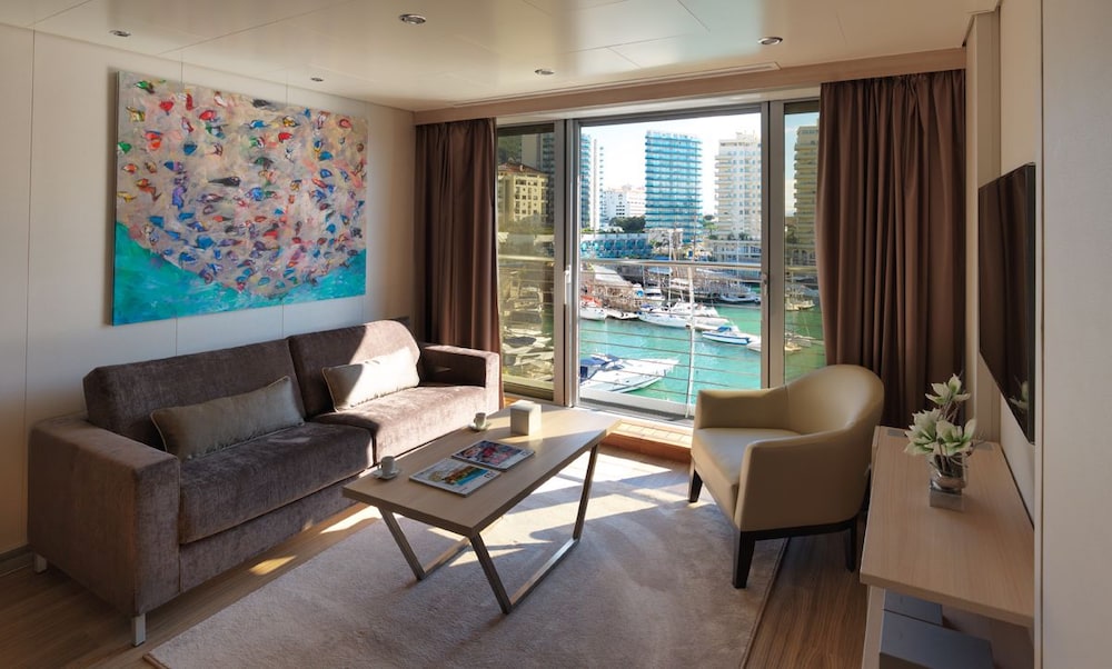 Sunborn Gibraltar Yacht Hotel Resort — Hotel rooms in Gibraltar