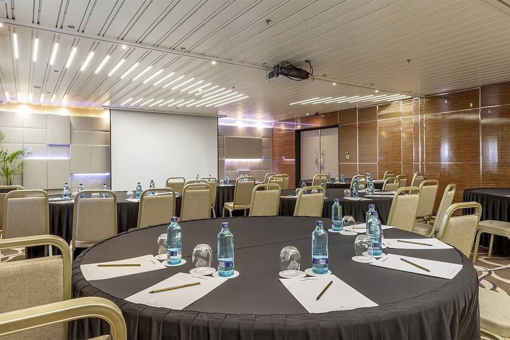 Sunborn Gibraltar Yacht Hotel Resort — Hotel building in Gibraltar