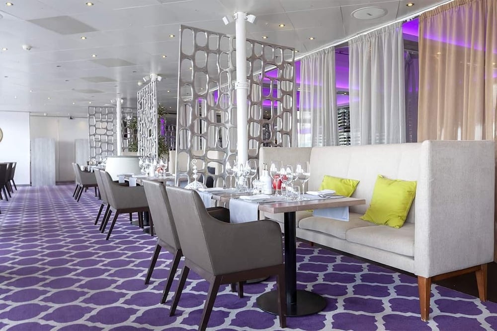 Sunborn Gibraltar Yacht Hotel Resort — Restaurant & bars in Gibraltar