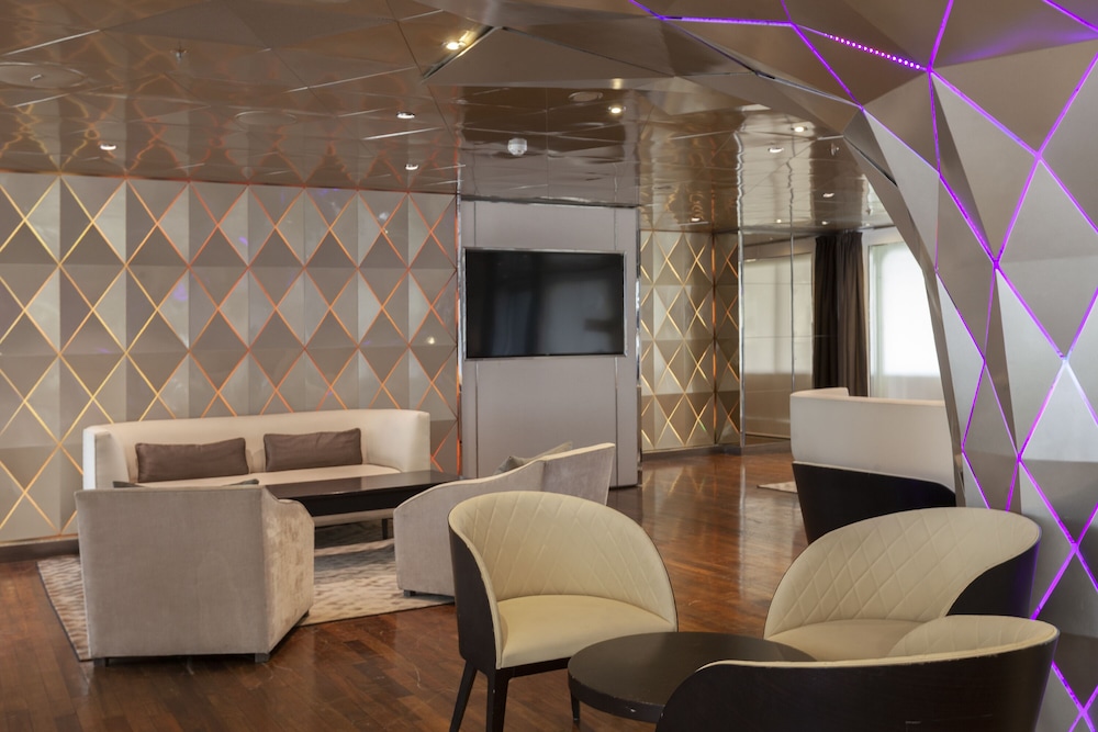 Sunborn Gibraltar Yacht Hotel Resort — Restaurant & bars in Gibraltar