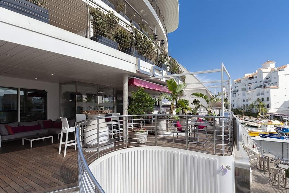 Sunborn Gibraltar Yacht Hotel Resort — Restaurant & bars in Gibraltar