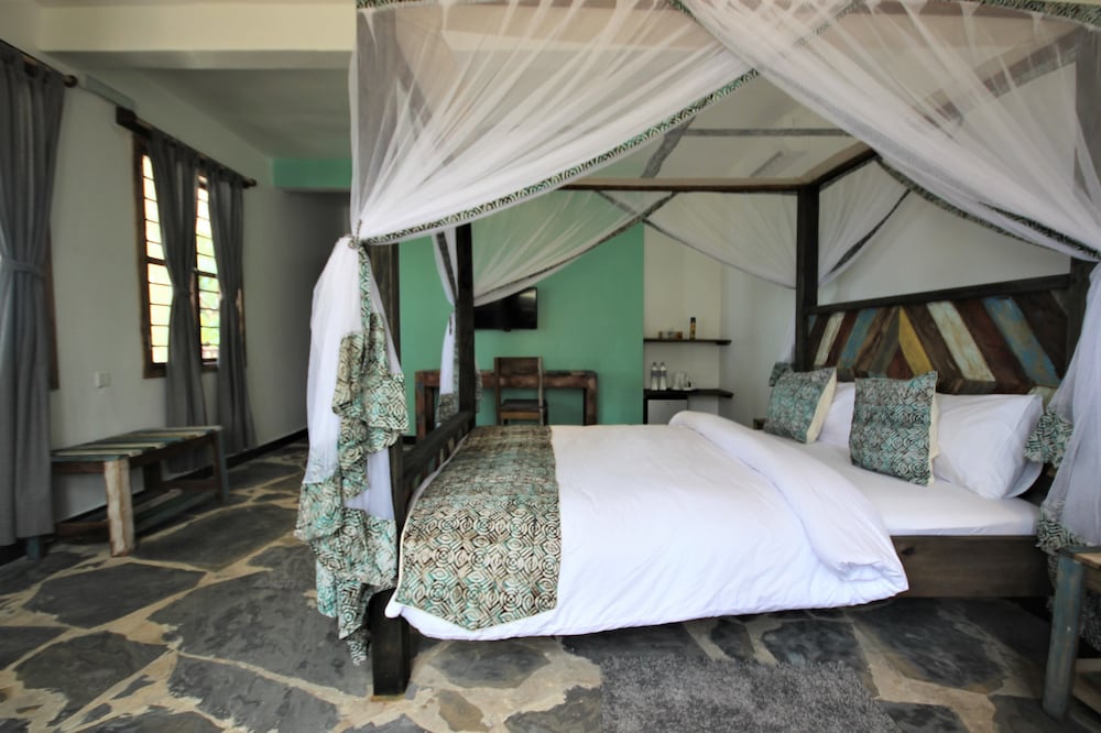 Zanzibar Bay Resort — Hotel rooms in Marumbi, Zanzibar South