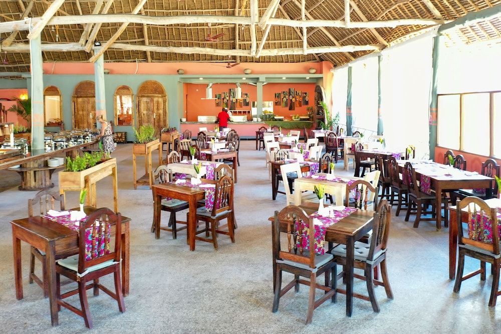 Zanzibar Bay Resort — Restaurant & bars in Marumbi, Zanzibar South