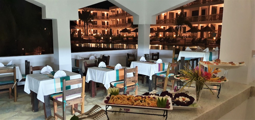 Zanzibar Bay Resort — Restaurant & bars in Marumbi, Zanzibar South