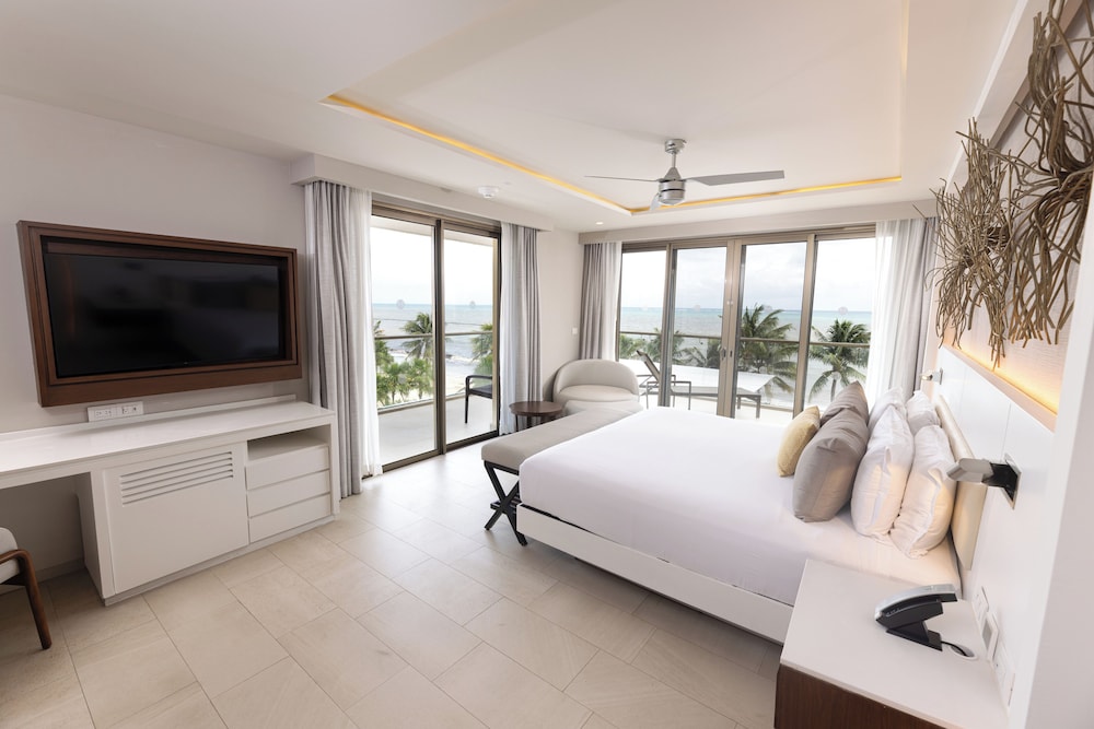 Royalton Hideaway Riviera Cancun, An Autograph Collection All-Inclusive Resort- Adults Only - Newly Renovated — Hotel rooms in Puerto Morelos, Quintana Roo