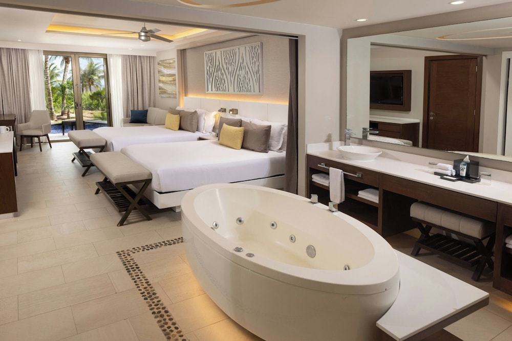 Royalton Hideaway Riviera Cancun, An Autograph Collection All-Inclusive Resort- Adults Only - Newly Renovated — Hotel rooms in Puerto Morelos, Quintana Roo