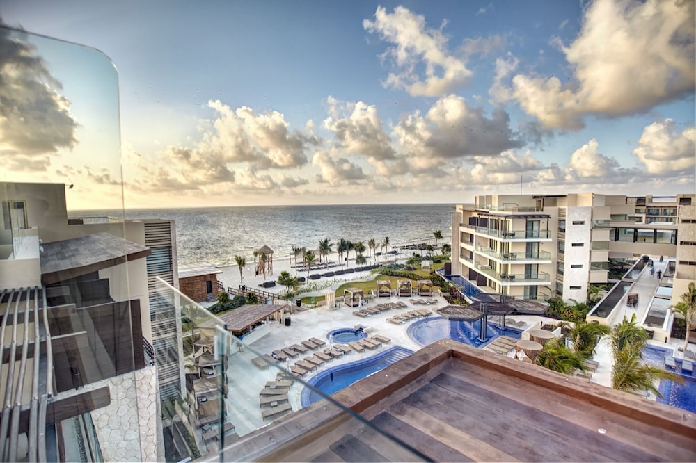Royalton Hideaway Riviera Cancun, An Autograph Collection All-Inclusive Resort- Adults Only - Newly Renovated — Swimming pool in Puerto Morelos, Quintana Roo