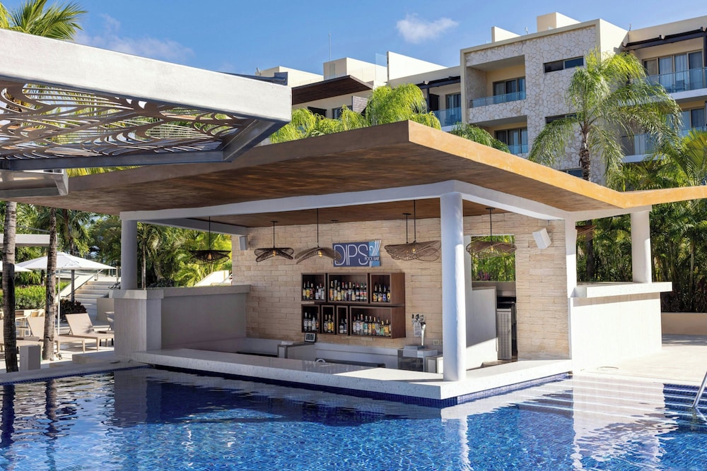 Royalton Hideaway Riviera Cancun, An Autograph Collection All-Inclusive Resort- Adults Only - Newly Renovated — Swimming pool in Puerto Morelos, Quintana Roo