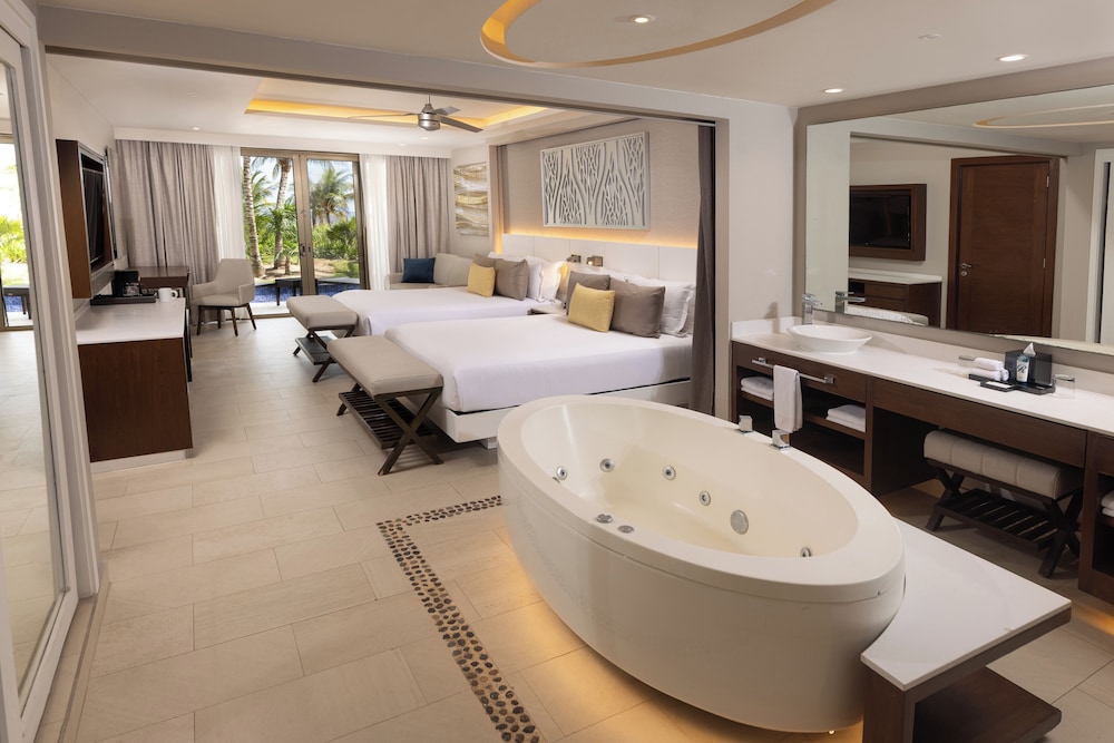 Royalton Hideaway Riviera Cancun, An Autograph Collection All-Inclusive Resort- Adults Only - Newly Renovated — Hotel rooms in Puerto Morelos, Quintana Roo
