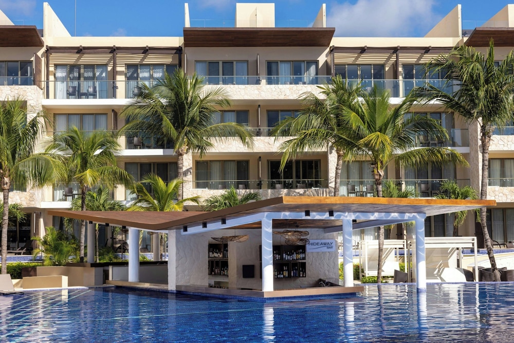 Royalton Hideaway Riviera Cancun, An Autograph Collection All-Inclusive Resort- Adults Only - Newly Renovated — Hotel building in Puerto Morelos, Quintana Roo