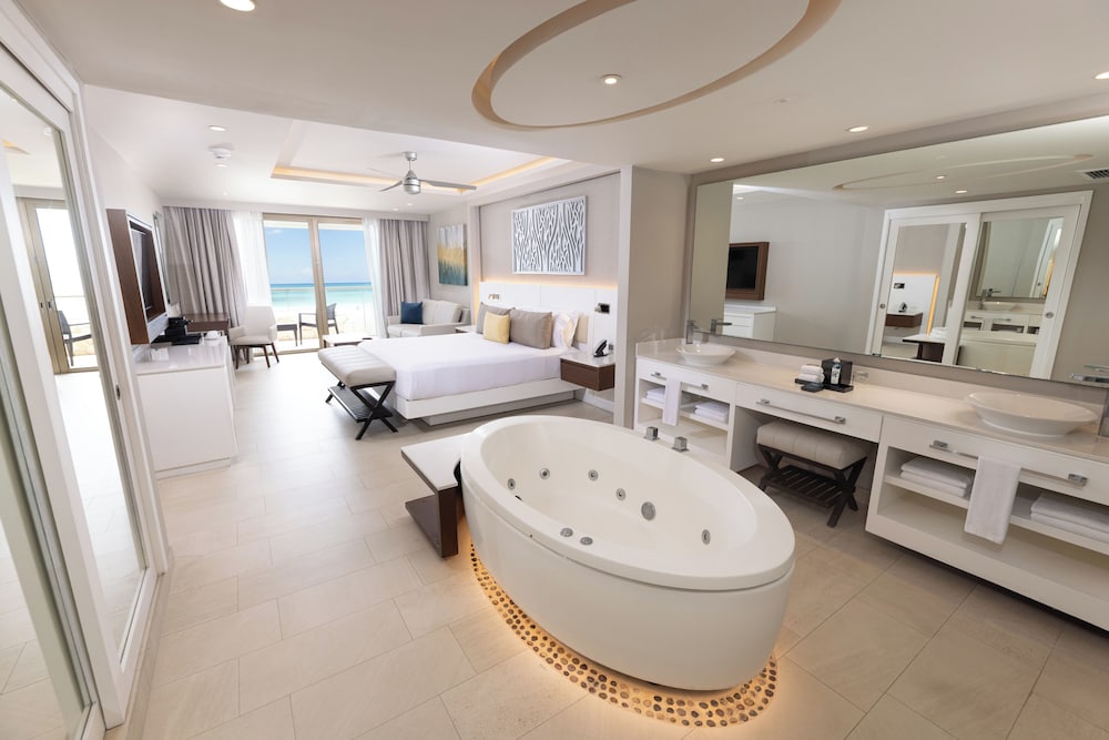 Royalton Hideaway Riviera Cancun, An Autograph Collection All-Inclusive Resort- Adults Only - Newly Renovated — Hotel rooms in Puerto Morelos, Quintana Roo