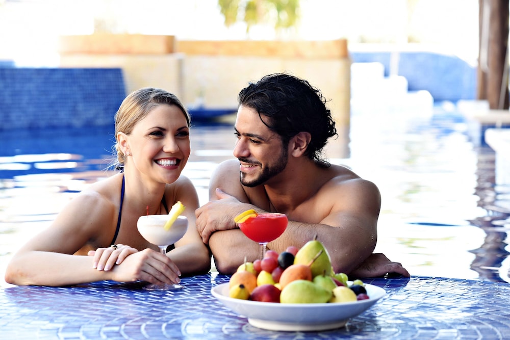 Royalton Hideaway Riviera Cancun, An Autograph Collection All-Inclusive Resort- Adults Only - Newly Renovated — Swimming pool in Puerto Morelos, Quintana Roo