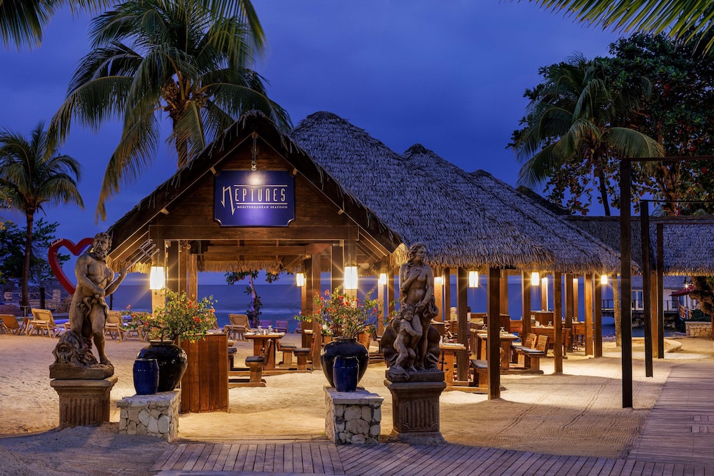 Sandals Jamaica Ocho Rios All Inclusive Adults Only — Restaurant & bars in Ocho Rios