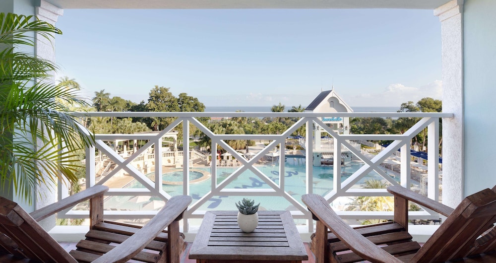 Sandals Jamaica Ocho Rios All Inclusive Adults Only — Swimming pool in Ocho Rios
