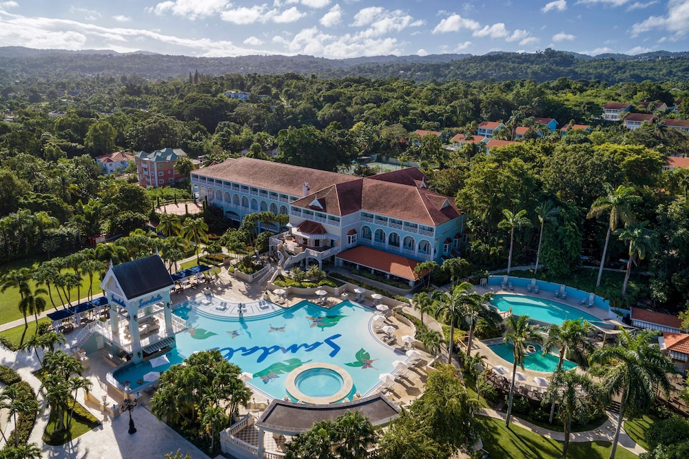 Sandals Jamaica Ocho Rios All Inclusive Adults Only — Swimming pool in Ocho Rios