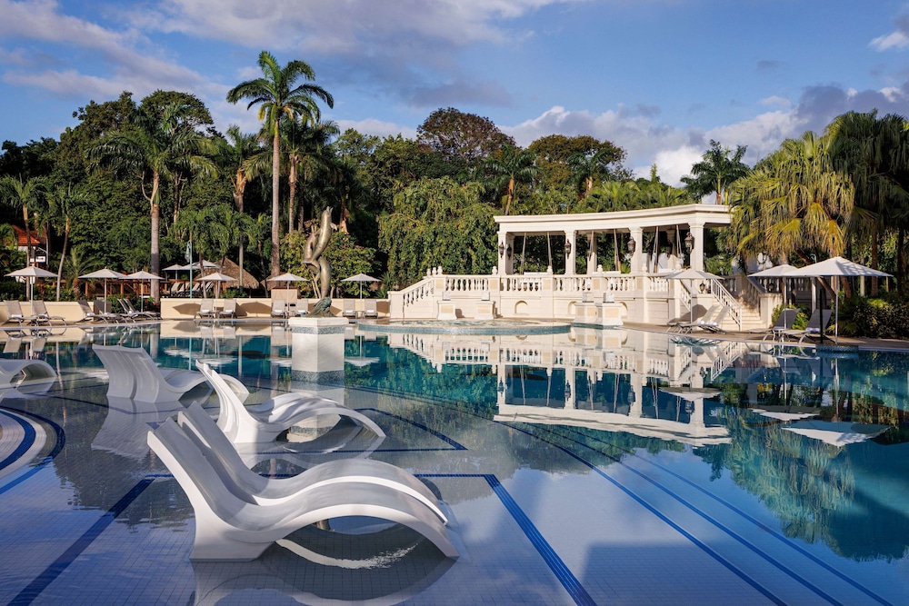 Sandals Jamaica Ocho Rios All Inclusive Adults Only — Swimming pool in Ocho Rios