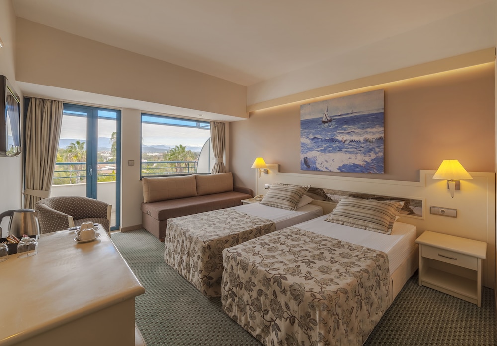 Sunrise Resort Hotel - All Inclusive — Hotel rooms in Manavgat