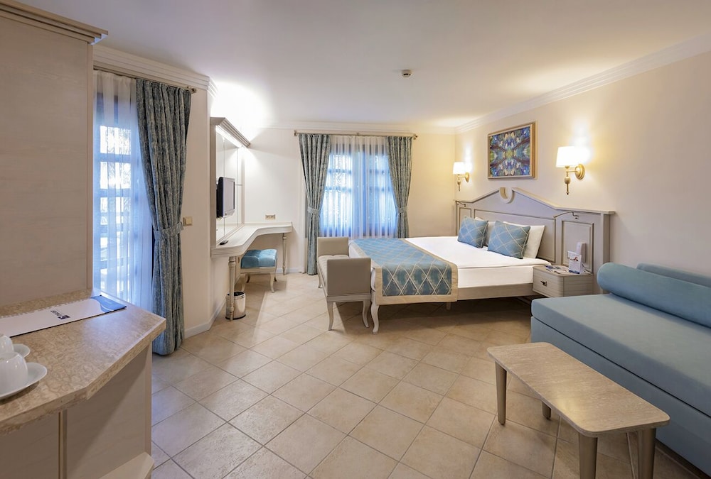 Sunrise Resort Hotel - All Inclusive — Hotel rooms in Manavgat