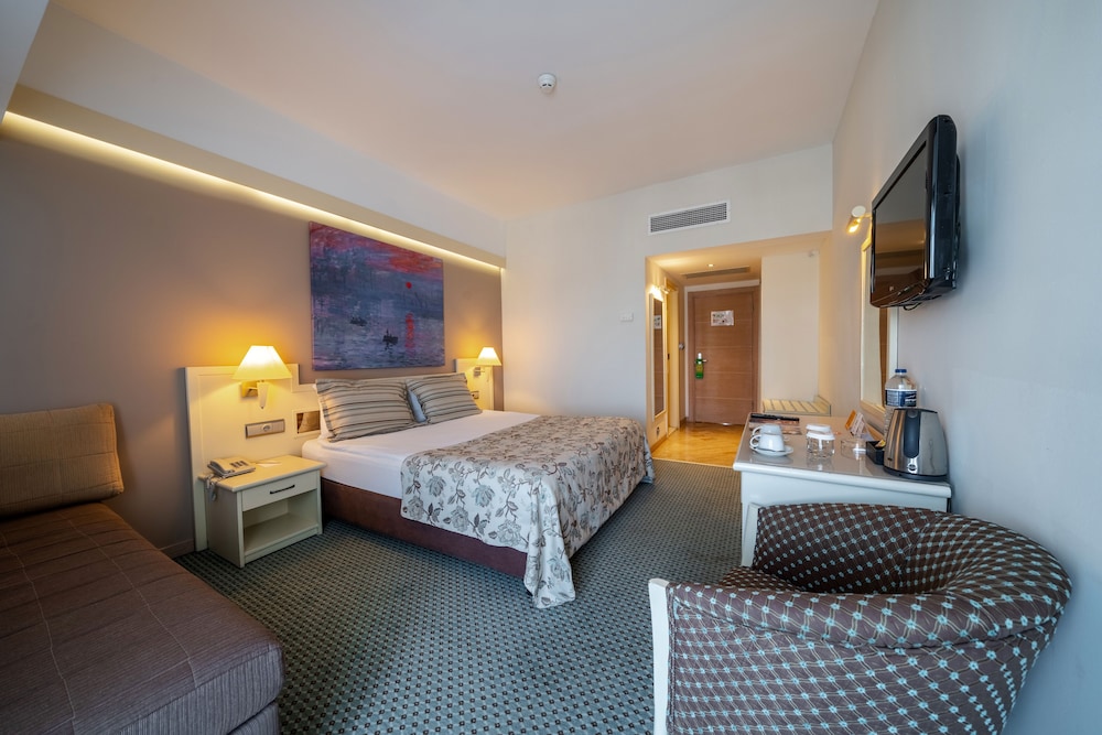 Sunrise Resort Hotel - All Inclusive — Hotel rooms in Manavgat