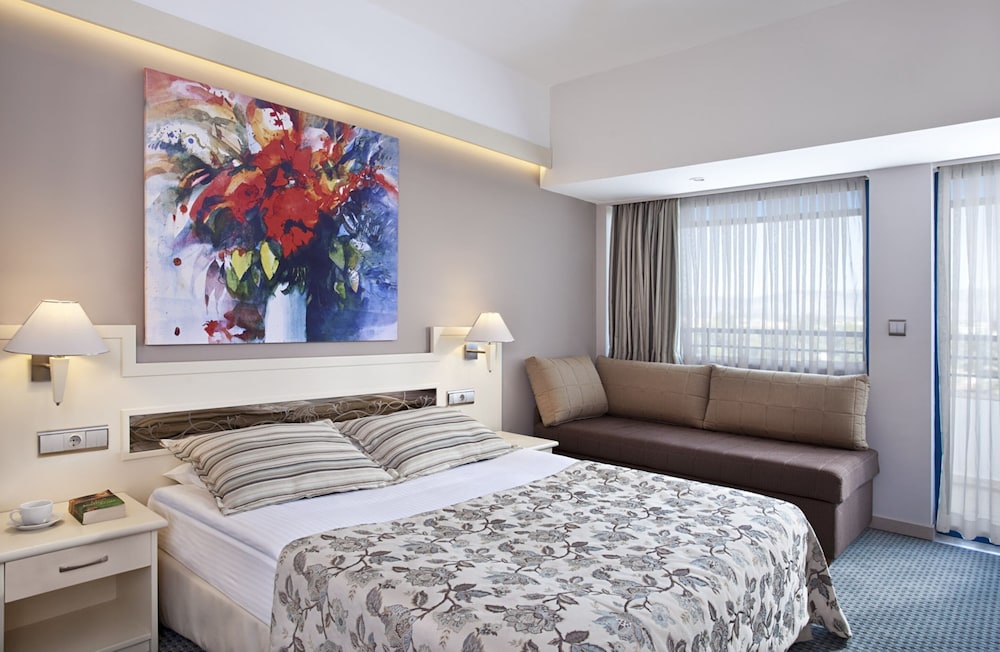 Sunrise Resort Hotel - All Inclusive — Hotel rooms in Manavgat