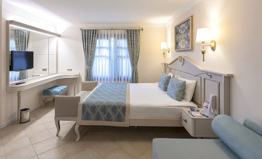 Sunrise Resort Hotel - All Inclusive — Hotel rooms in Manavgat
