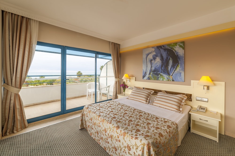 Sunrise Resort Hotel - All Inclusive — Hotel rooms in Manavgat