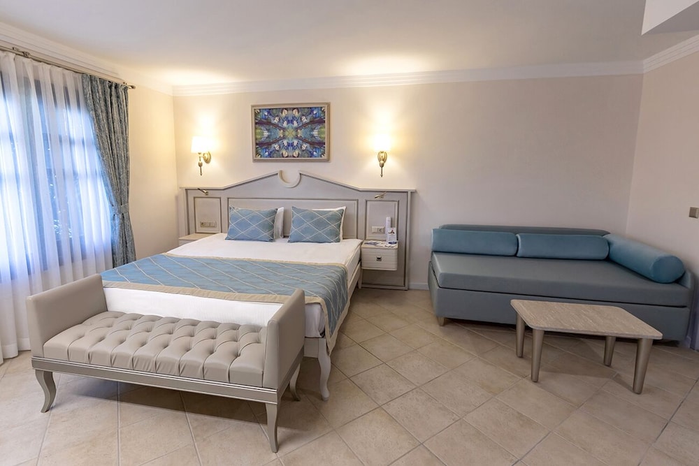 Sunrise Resort Hotel - All Inclusive — Hotel rooms in Manavgat