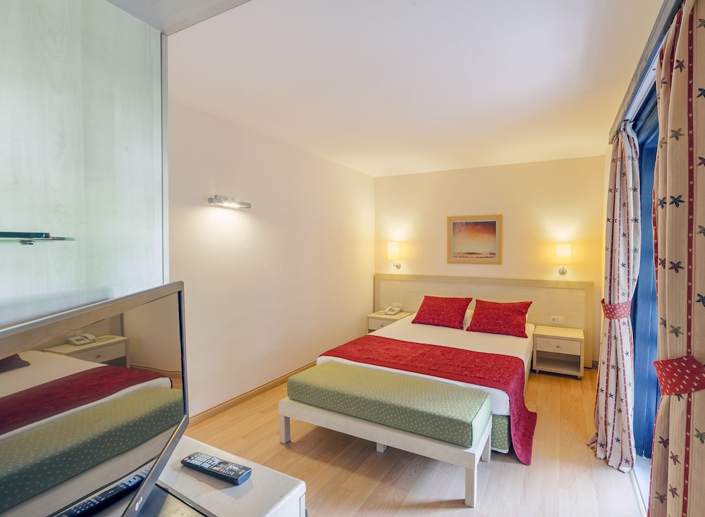 Sunrise Resort Hotel - All Inclusive — Hotel rooms in Manavgat