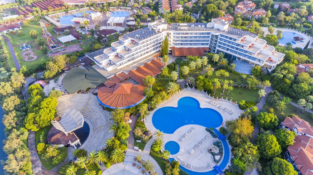 Sunrise Resort Hotel - All Inclusive — Hotel building in Manavgat