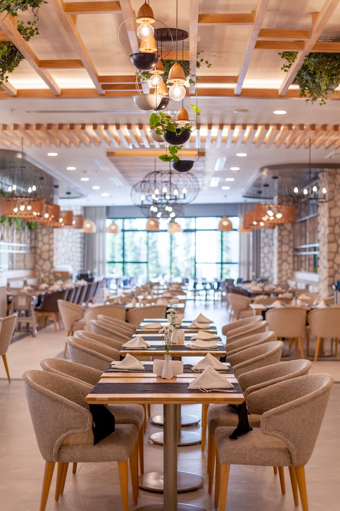 Side Royal Style Hotel — Restaurant & bars in Side