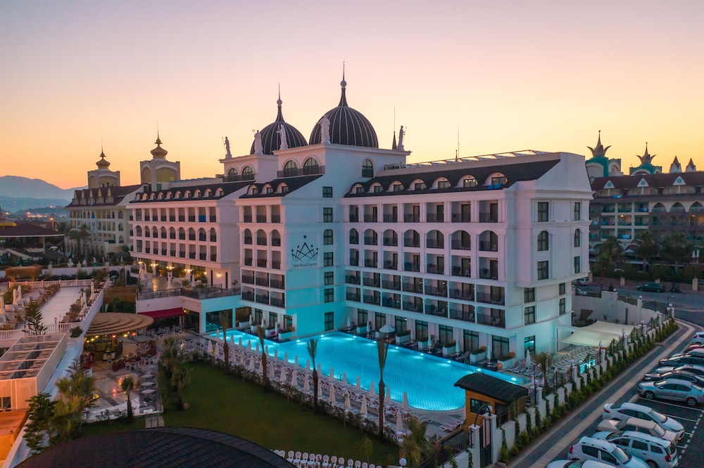 Side Royal Style Hotel — Hotel building in Side