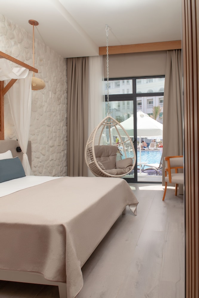 Side Royal Style Hotel — Hotel rooms in Side