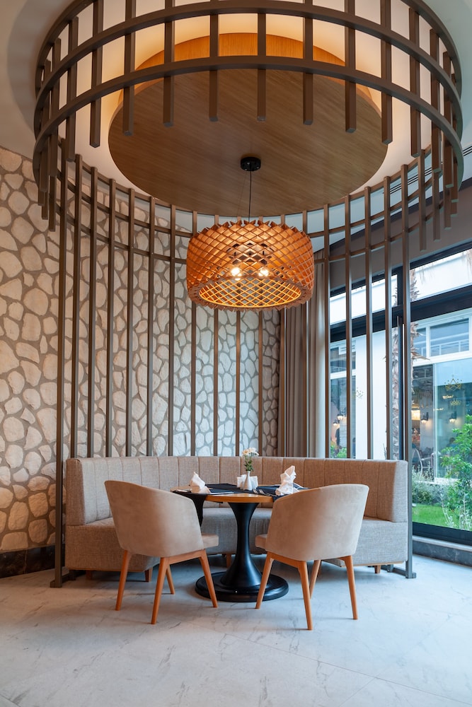 Side Royal Style Hotel — Restaurant & bars in Side