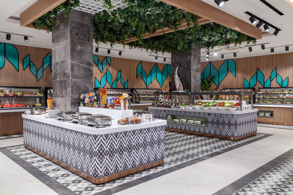 Side Royal Style Hotel — Restaurant & bars in Side