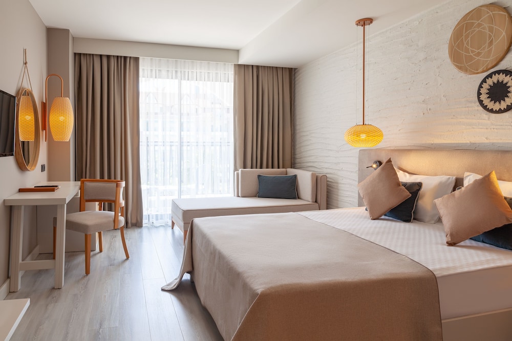 Side Royal Style Hotel — Hotel rooms in Side